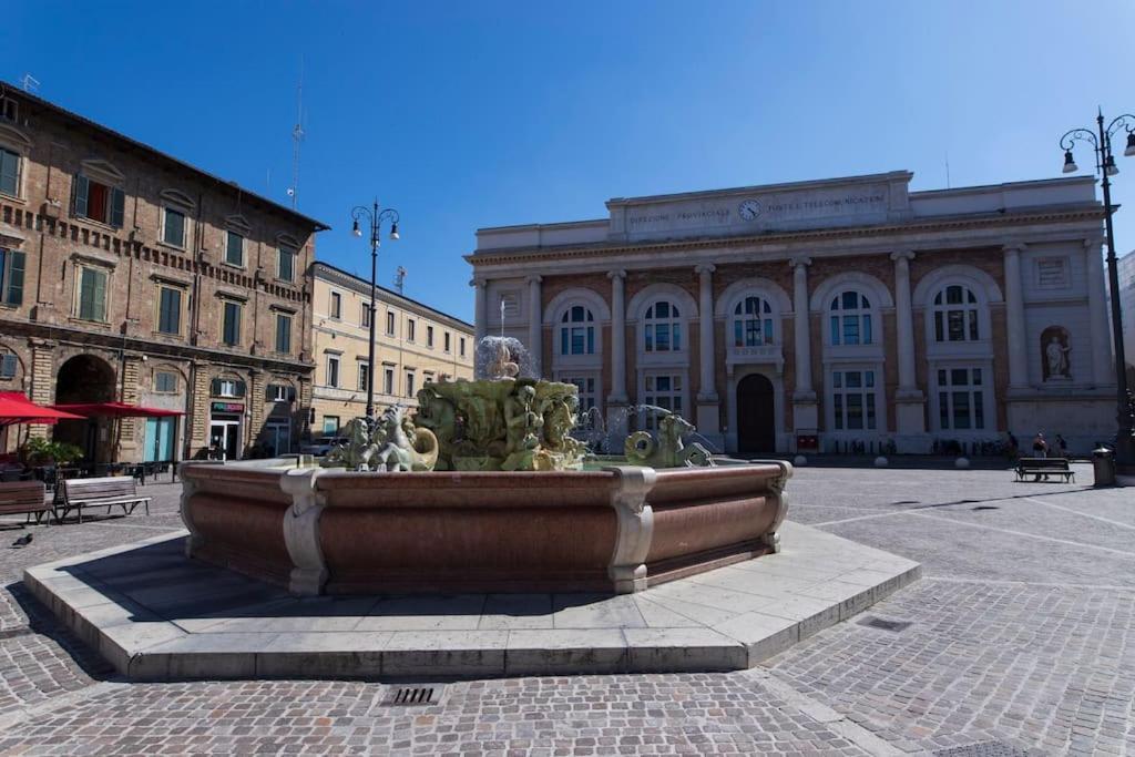 Rossini Home Pesaro Vicino Al Teatro Rossini By Yohome ภายนอก รูปภาพ